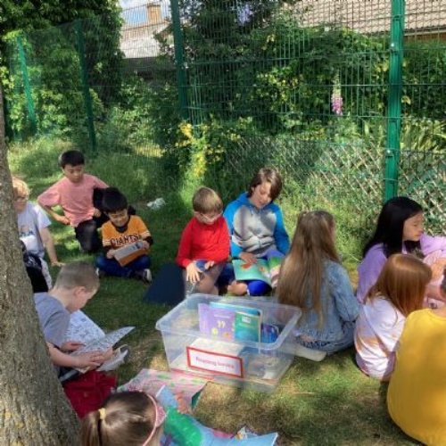 Y6 and Y1 storytime!